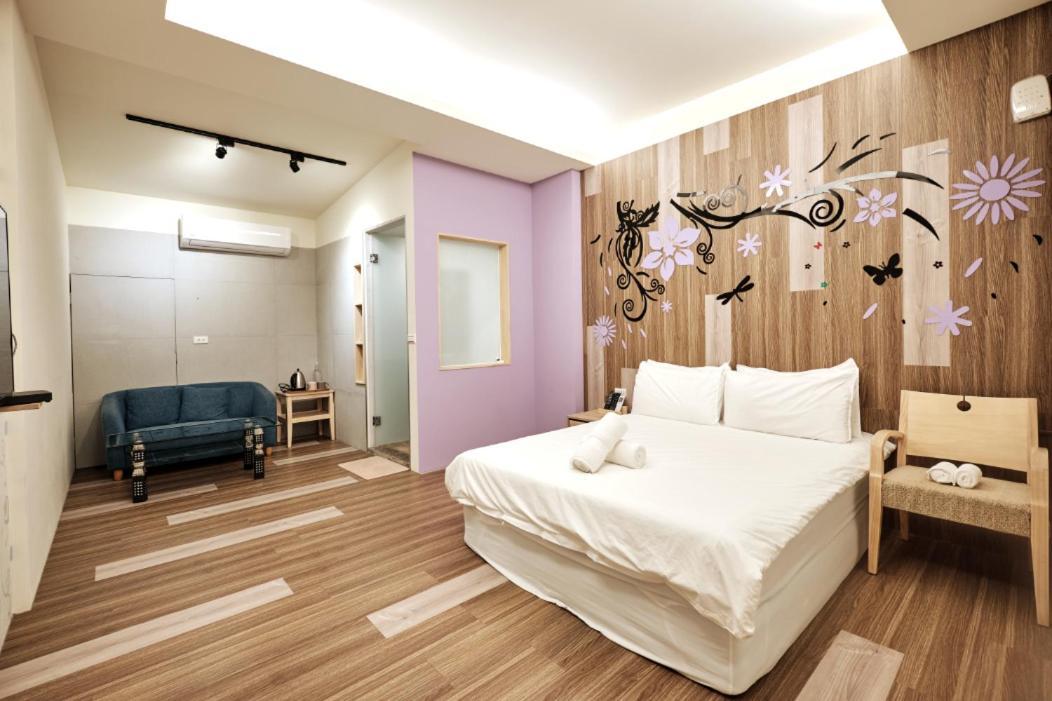 小黑琵416輕旅 Little Happy Hostel Tainan Eksteriør billede