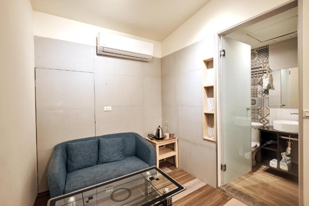 小黑琵416輕旅 Little Happy Hostel Tainan Eksteriør billede