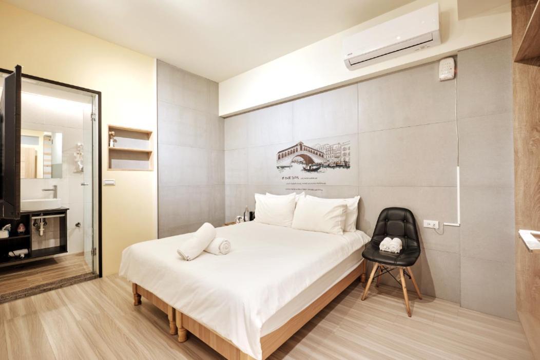 小黑琵416輕旅 Little Happy Hostel Tainan Eksteriør billede